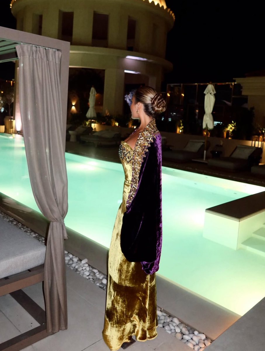 المخمل واو 🤩❤️

من شهد الشارود