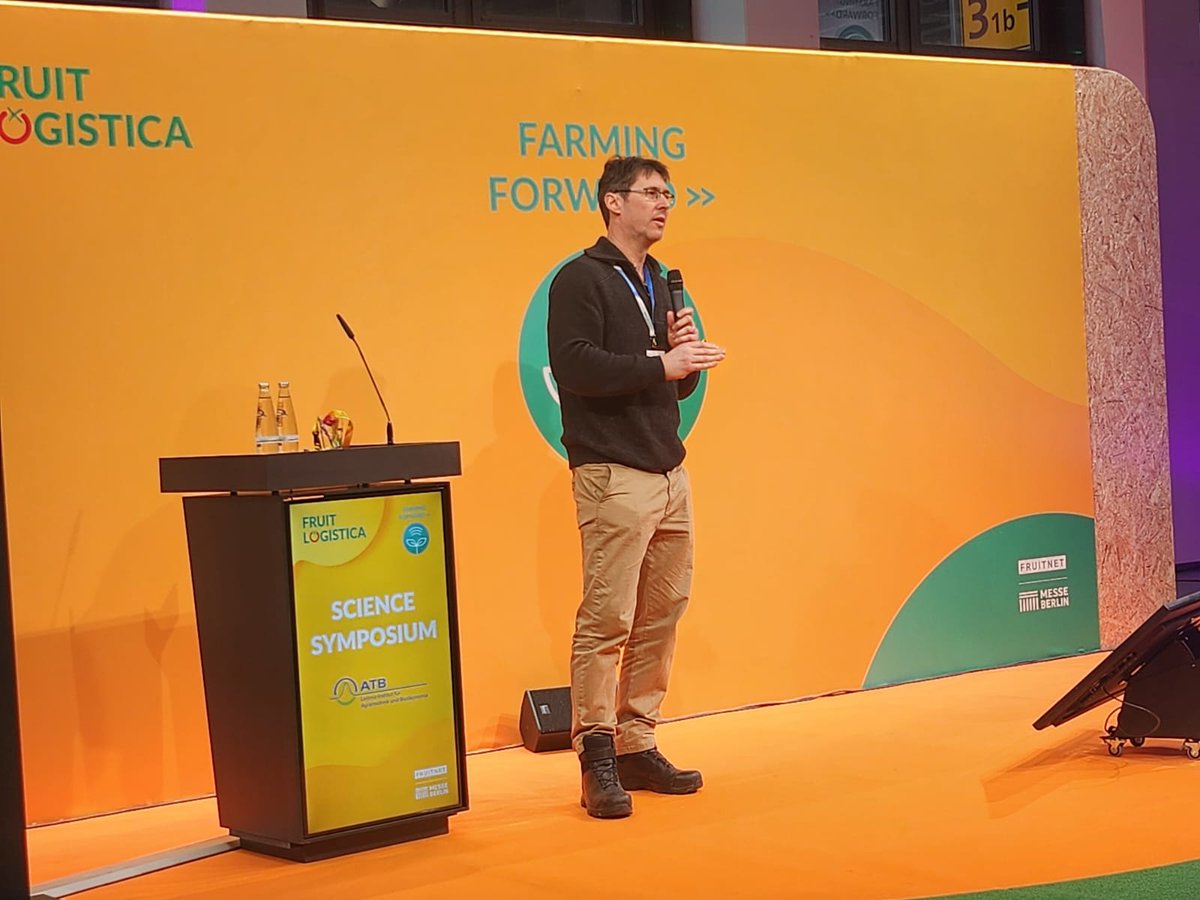 Nacherntephysi1's tweet image. Collaboration focus
At #Frutic2026 I had the pleasure to present our ABH 039 project on dynamic energy pricing &amp;amp; cold storage optimization in pome fruit.
Great collaboration between #Agroscope 🇨🇭, #HSWT &amp;amp; #KOB 🇩🇪.
Science serving growers &amp;amp; regions!