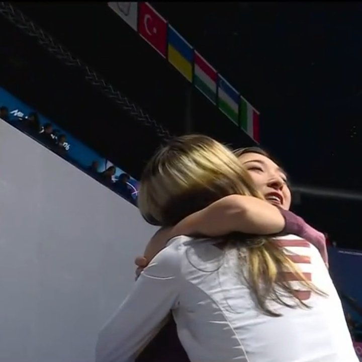 nanawithchu's tweet photo. gold, silver, bronze, and the most enjoyable performances by the podium girls #figureskating https://t.co/OprykaG6Lb