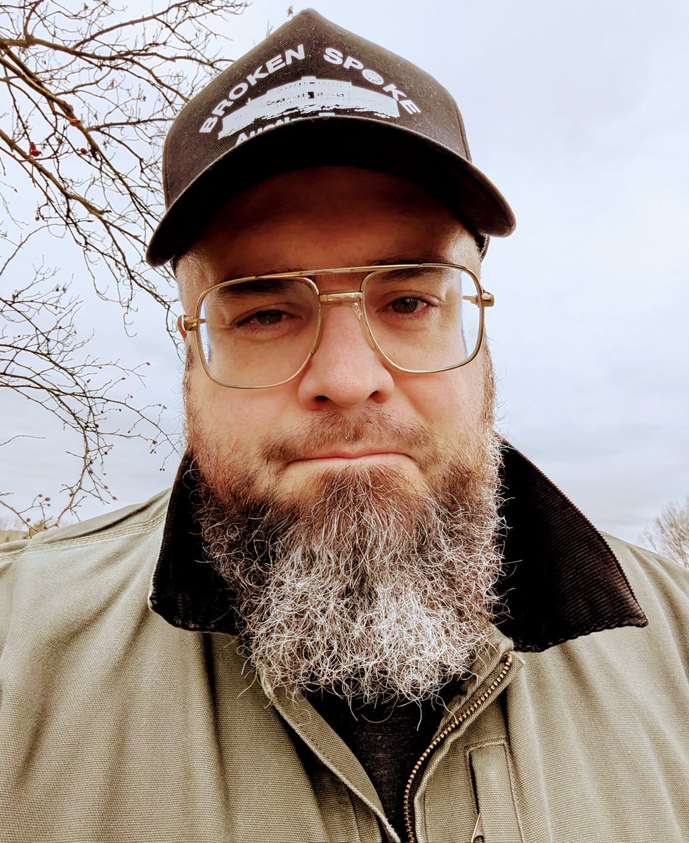 ConnollyAgs's tweet photo. This is the face of a man preparing to rally the troops when his new album Crowdfunder reaches the halfway stage in a few days!!

Be a part of #TeamAgs and back 'Yesterday's Man' today:

https://t.co/K0up9qZF06 https://t.co/RbvwpPss0F