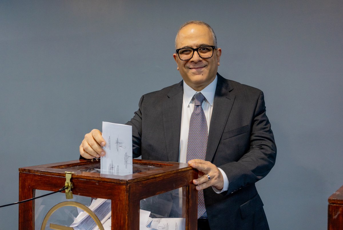 ccithn's tweet photo. El candidato a la presidencia de CCIT Karim Faraj y miembros de la actual Junta Directiva realizan su votación para la elección de la junta directiva 2026-2028. https://t.co/qiWio6GfUY