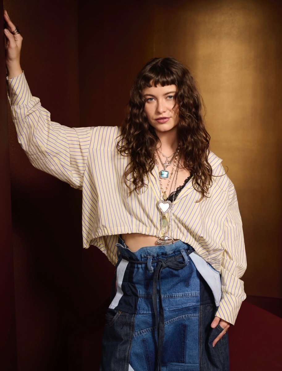 Sofía Reyes Anuncia su 5 Álbum
llamado “Posdata” el Cual es el Lado B de “idgaf Era” Más Íntimo y Acústico