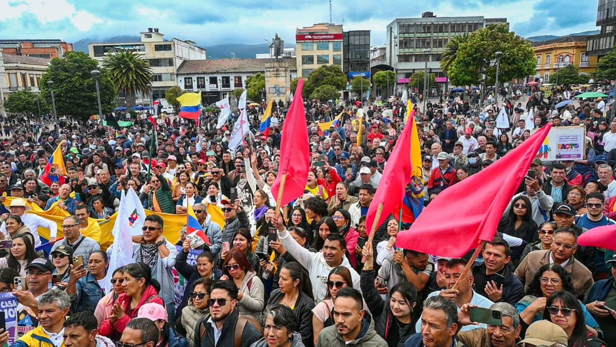 <a href="/petrogustavo/">Gustavo Petro</a> <a href="/Donka_At/">Donka Atanassova Iakimova</a> <a href="/albertobemo/">Alberto Benavides Mora</a> <a href="/RobertDazaG/">Robert Daza Senador Campesino</a>  NARIÑO. LE CUMPLIÓ AL SALARIO MÍNIMO VITAL Y MOVIL DE LOS COLOMBIANOS 🇨🇴🇨🇴🇨🇴