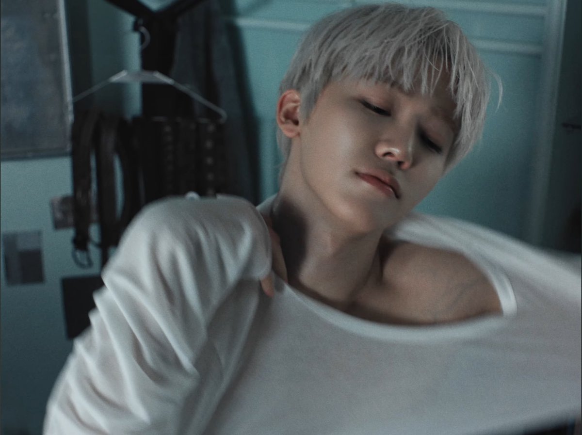 just noticed this.. jaemin's blue veins 😭