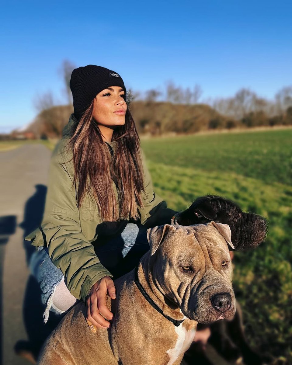 knottyangelsinn's tweet photo. 🔗https://t.co/tI2aexvCSI
It feels like being punched in the cunt by a fat fist. He is not going to stop without breaking me open, I'm  his bitch.He will always knot and breed me the way he wants 💕!!!!
#doglover #zoo #k9kuro
#knotted #beast  #anal #slut #whore #rape #hot #horny https://t.co/gvTZxJIvXu