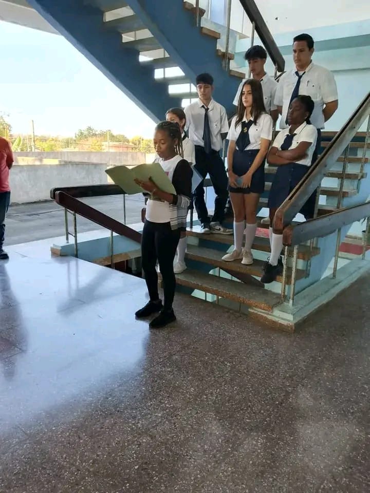 Feem_mayabe's tweet photo. Los jóvenes de hoy son los hombres del mañana y por ello tienen nuestra confianza.
Porque somos #UnaFEEMQueAmaYFunda. 

Se realiza en el IPU de #SanNicolas el Acto Provincial de Compromiso De los Estudiantes de 12mo Grado a Ingresar la Educación Superior.

#100AñosConFidel ✊ https://t.co/OXkX4Nl3TY