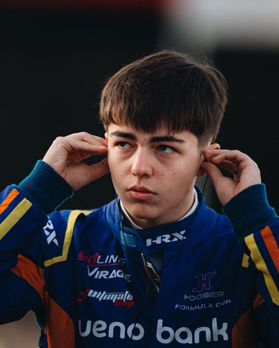 delpynews's tweet photo. ▶️PARAGUAY SUMA OTRO PILOTO EN EUROPA | 🇵🇾🏎️🔥

Mateo Valente fue presentado por Scuderia Buell y competirá en la Fórmula 3 XF3 Italiana 2026.

👉El joven se convierte en el nuevo representante paraguayo en el automovilismo europeo, sumándose a Joshua Dürksen.

📄Ñanduti (X) https://t.co/Mf4sBcm38q