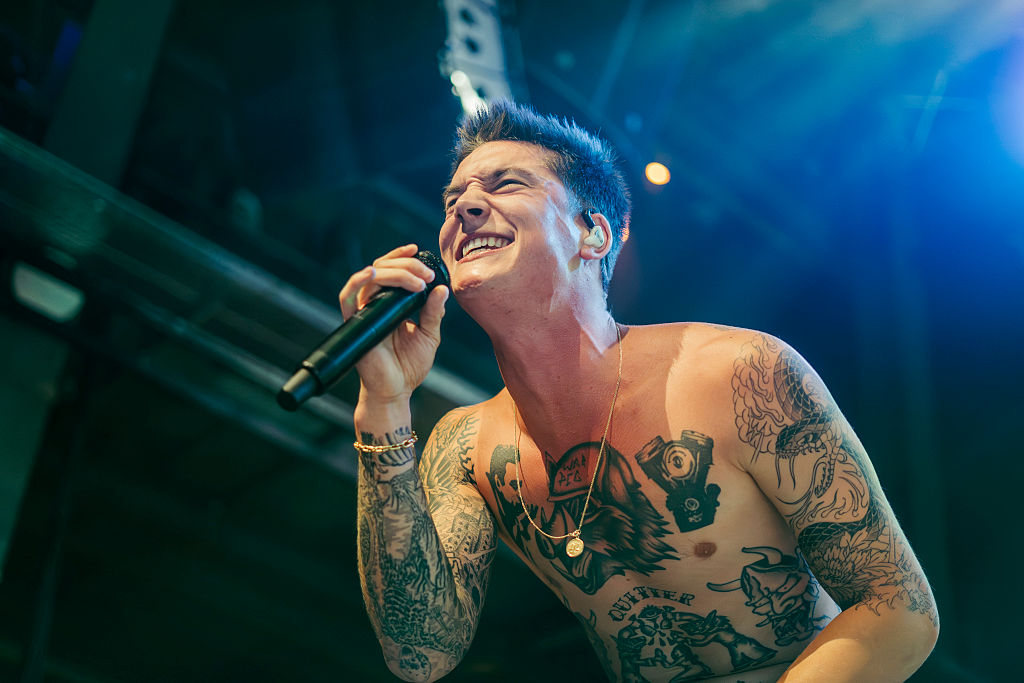 Country 104 tweet media