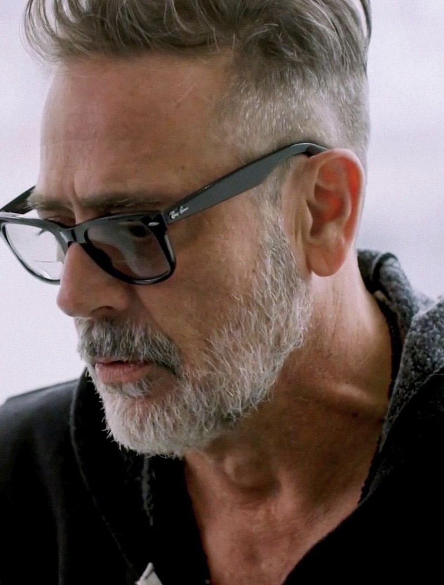 Post a pic of your fave for 700 days. 

Day 443

Jeffrey Dean Morgan