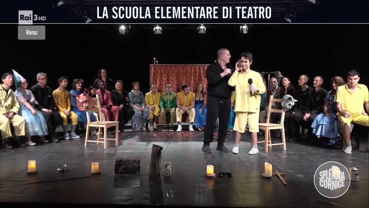 SplendiCornice's tweet photo. Il teatro che salva. Sempre. Grazie a #DavideIodice e ai suoi ragazzi #SplendidaCornice https://t.co/lVZxbyZSZB