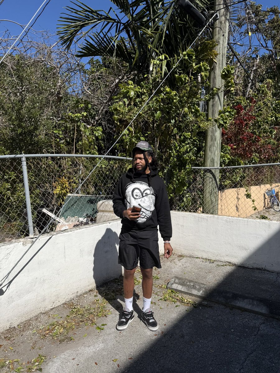 Tez ♻️ tweet media