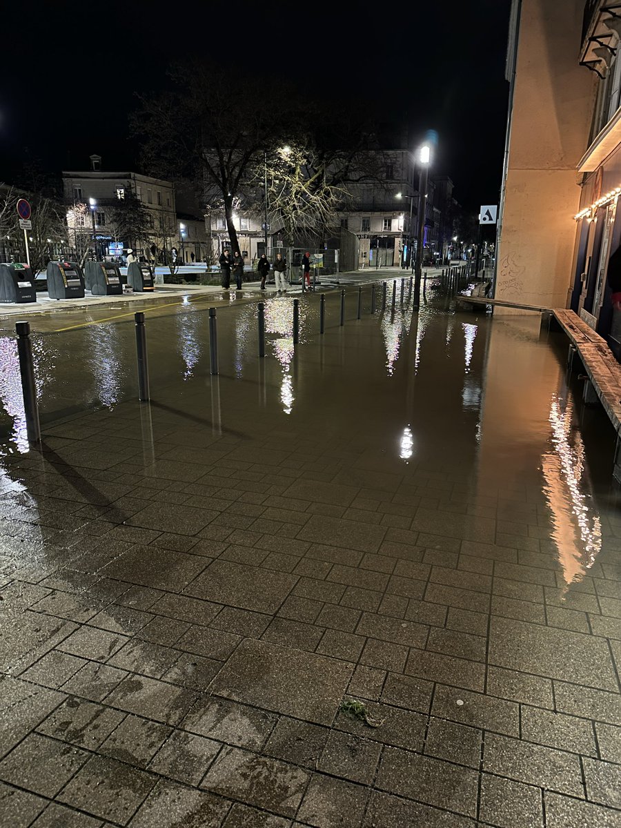 ssamubwik's tweet image. Demain ça va aller au taff avec masque + tuba #Angers