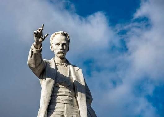 De Martí lo aprendimos: el deber de un hombre es estar allí, dónde es más útil y en tiempos complejos, de definiciones, el más sagrado deber es con la Patria 

#CubaEstáFirme