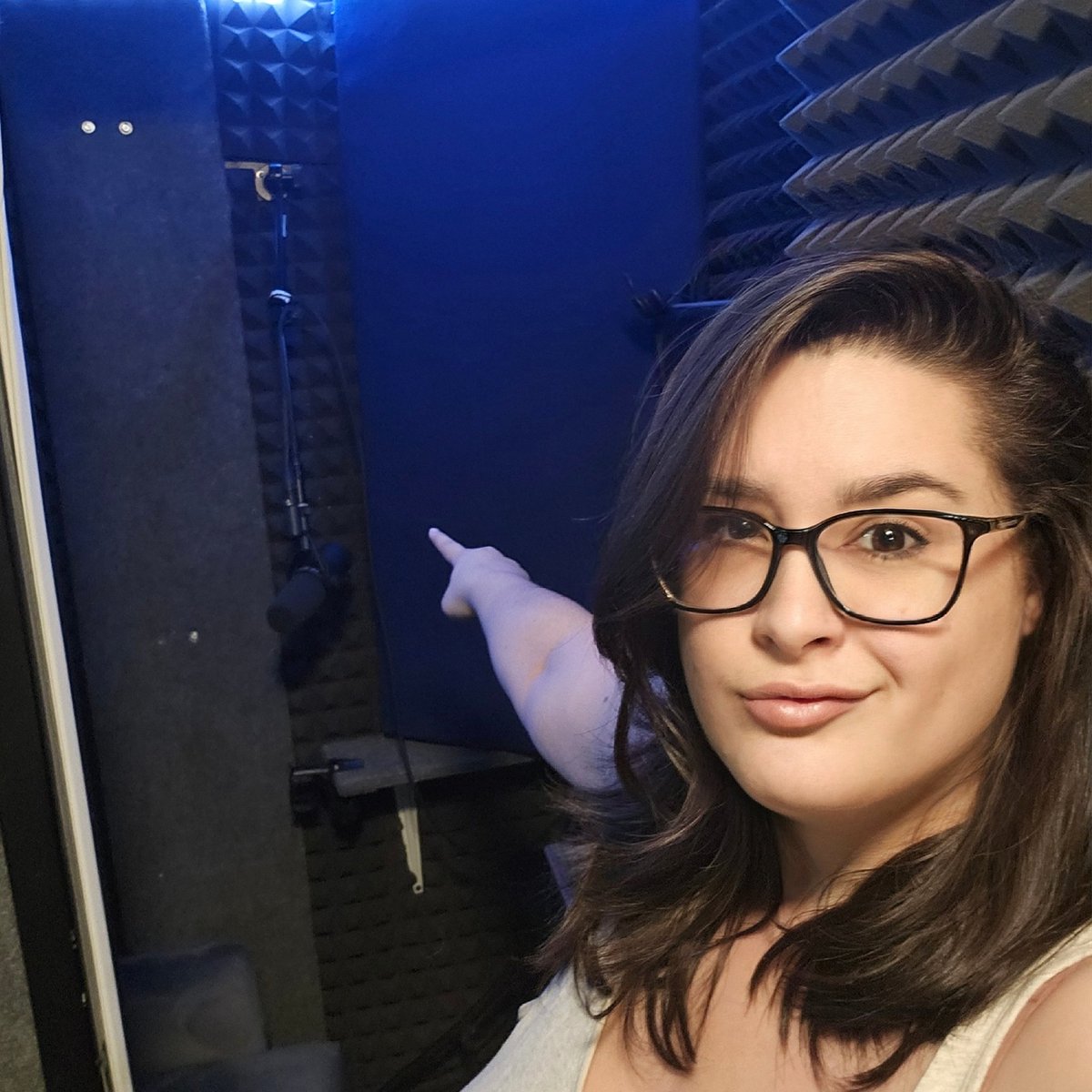 AlyssaFerrariVO tweet media