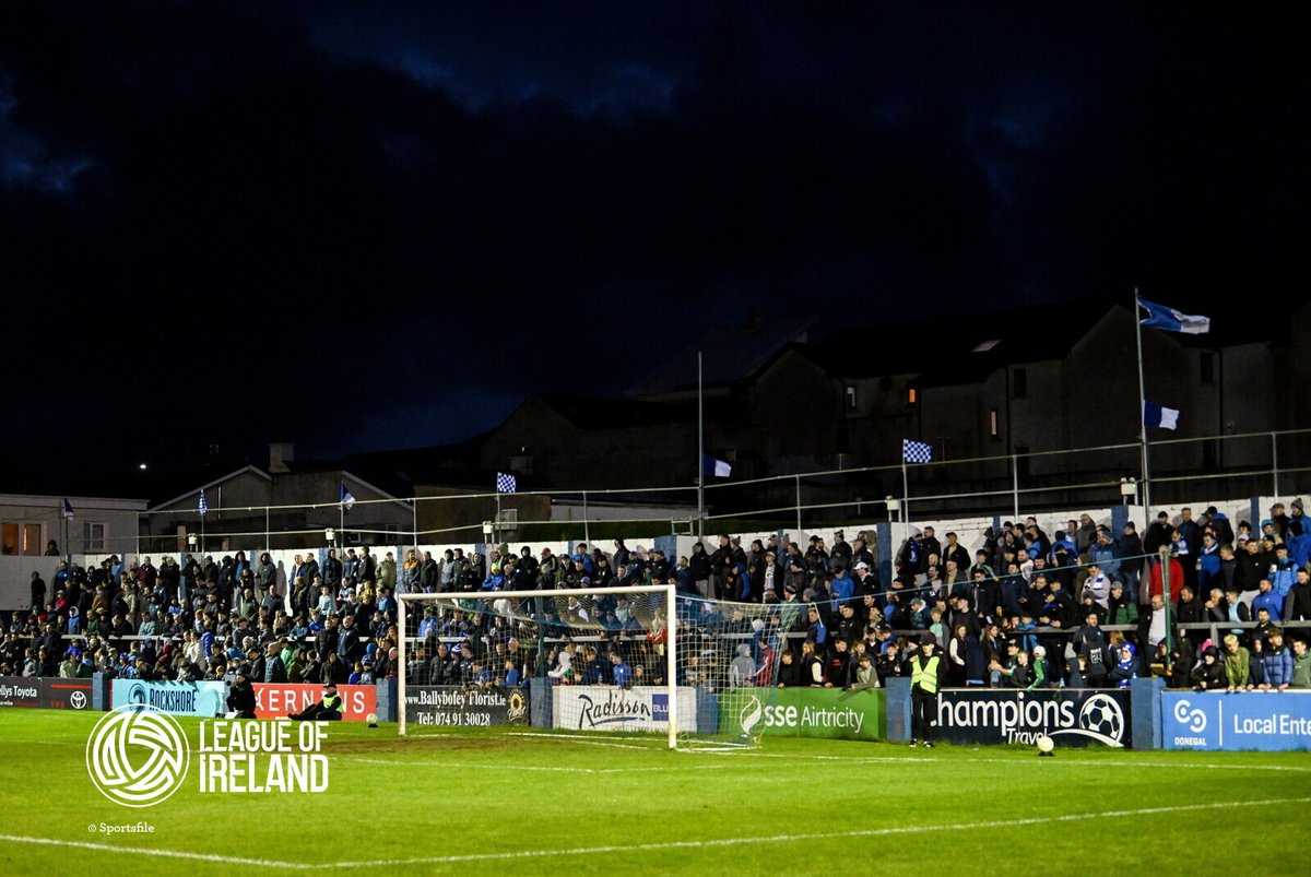 FinnHarpsFC's tweet photo. 𝙁𝙧𝙞𝙙𝙖𝙮 𝙉𝙞𝙜𝙝𝙩 𝙇𝙞𝙜𝙝𝙩𝙨 

#PackthePark tomorrow night under the lights 👊

Tickets: https://t.co/PJRtPDkoya

#UTH🔵⚪️ https://t.co/zHUN4nznyT