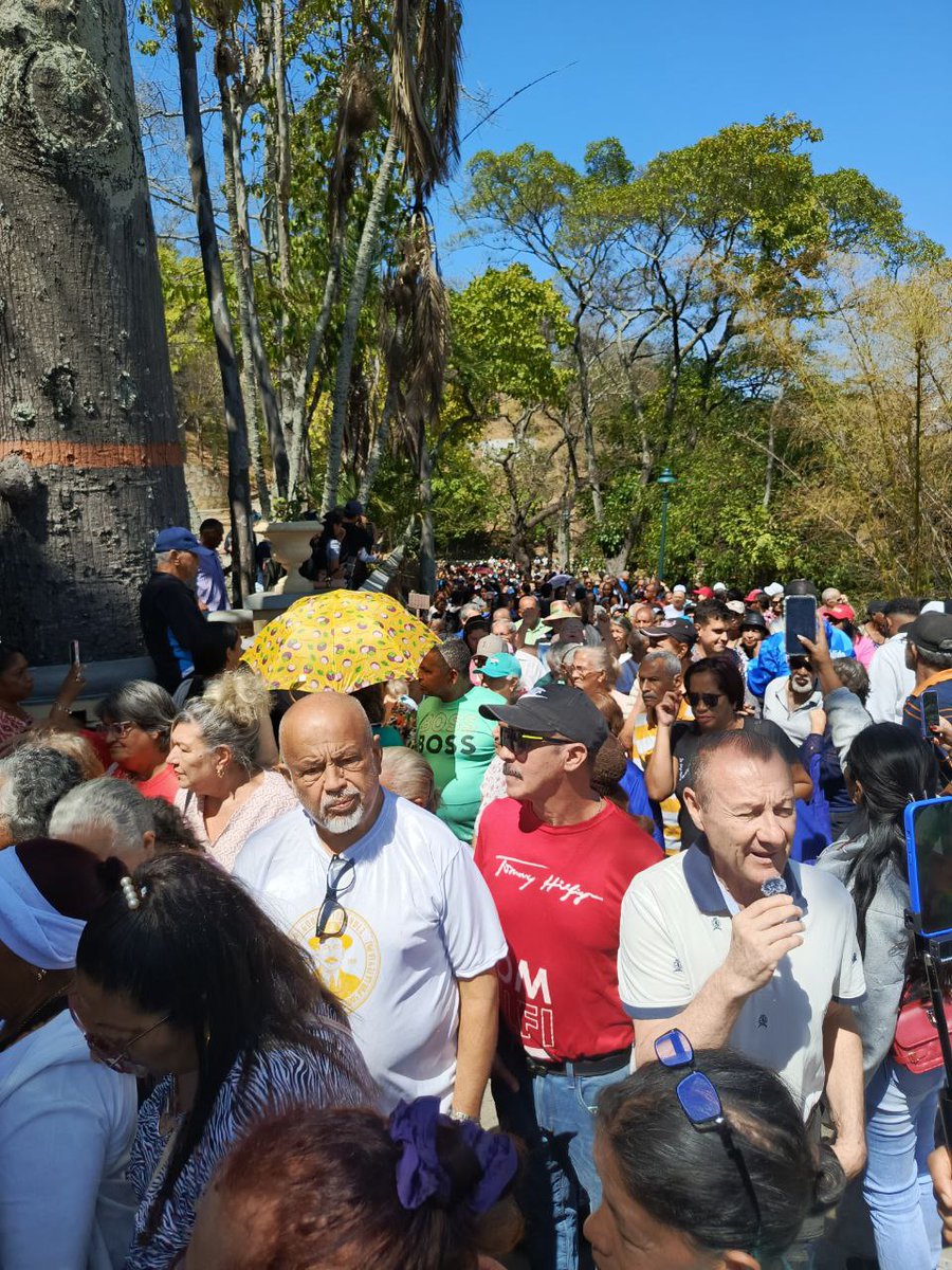 SoyMiranda08's tweet photo. #Venezuela Este país ha forjado generaciones de lucha que jamás se van a rendir. Queremos a nuestro Presidente y su esposa de vuelta.

#bbvipks4  #margeliters #sstvi #الكويت_الاردن https://t.co/cJPRMC9j3M