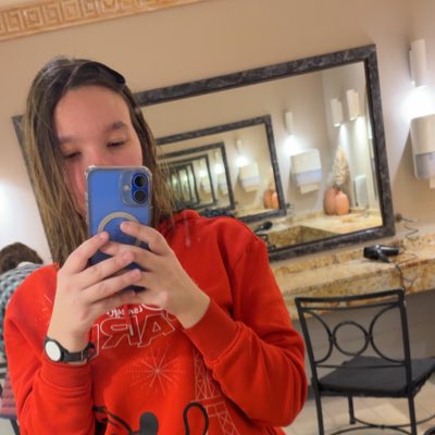 noemiegaudefroy's tweet photo. #NouvellePhotoDeProfil https://t.co/PYGb1Z5Bqm