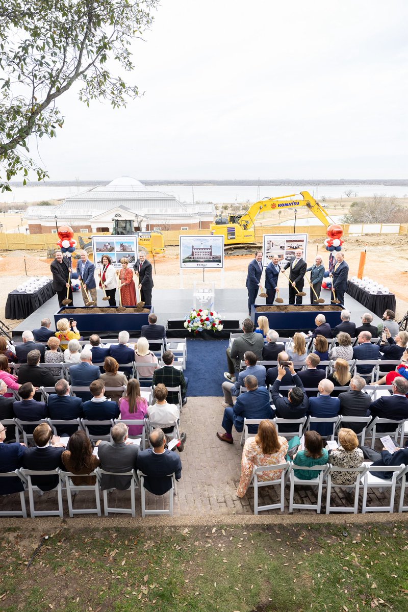 Dallas Baptist University tweet media