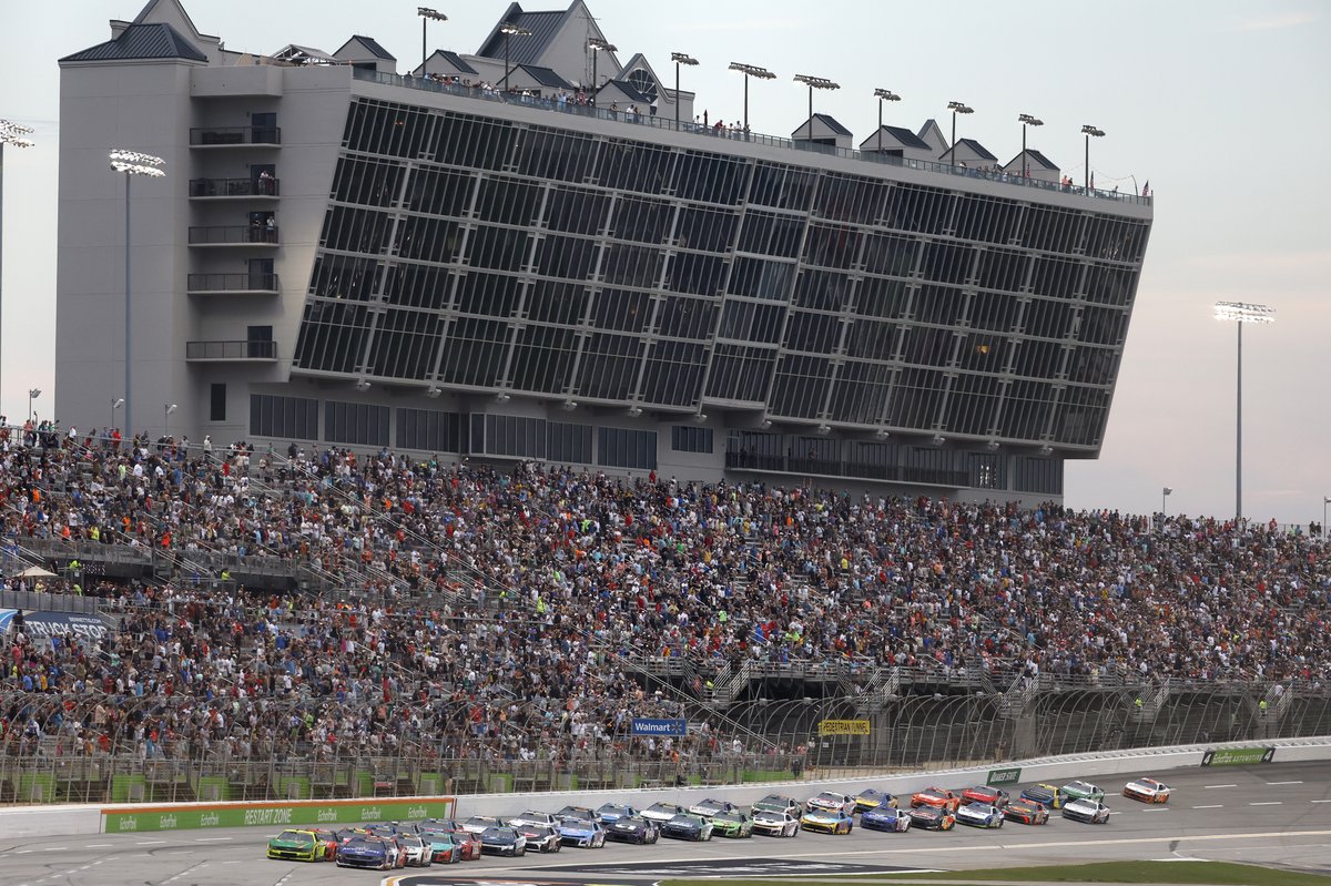 Quaker State tweet media