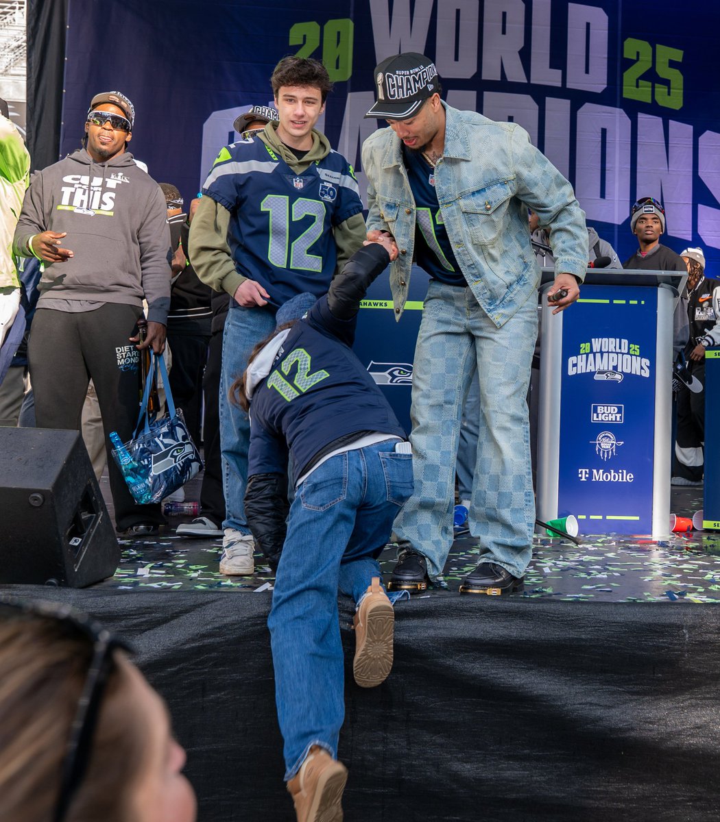 Governor Bob Ferguson tweet media