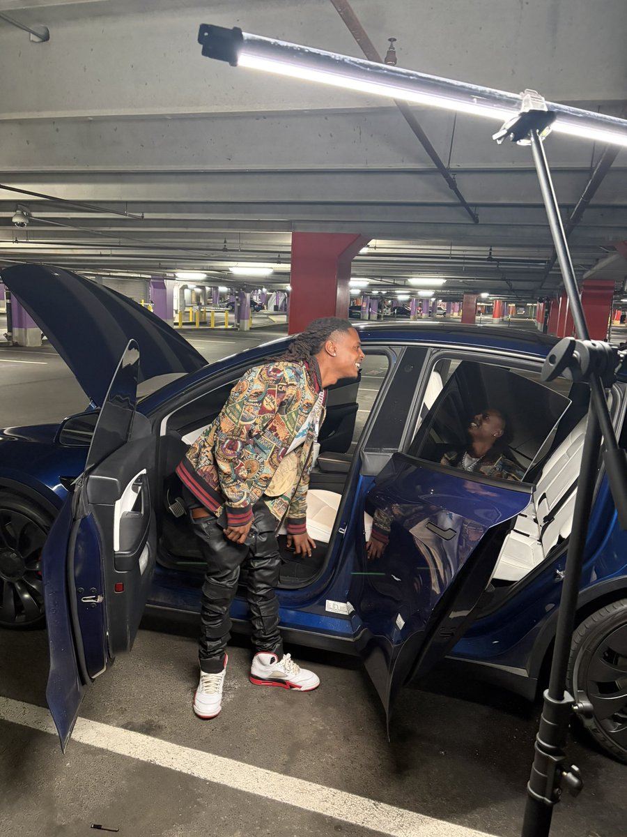 QuanDaKing__'s tweet photo. Still working 😈🦅 https://t.co/6J0bMsr5zW