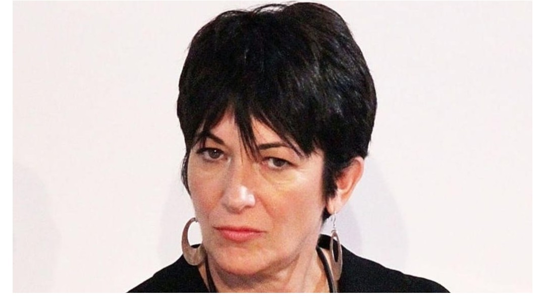 ¿Y LA PRENSA?
Ghislaine Maxwell cómplice del 'carnicero' Jeffrey Epstein estuvo en el país y en apariencia se reunió con Laura Chinchilla. ¿Qué carajos espera la prensa para buscarla y evacuar esa posibilidad? Ah no, pero para publicar basura y embrutecer a su rebaño son #1 ¡TSS!