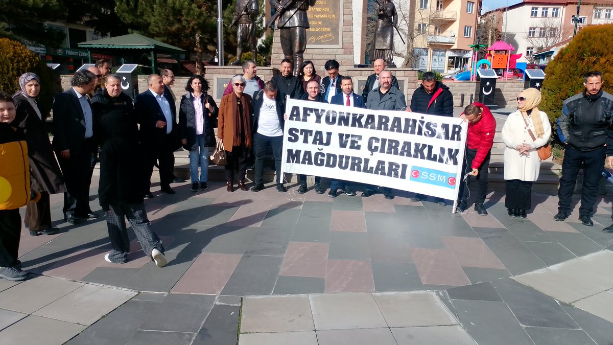 Emek var, Mağduriyet var, artık çözüm bekliyoruz.

Çırak ve stajyerler artık belirsizlik değil, net bir takvim ve kararlı bir adım görmek istiyor.

"Derdimiz Derdinizse, Şimdi Yasa Zamanı."

Derdiniz Derdimiz Dediniz
#ÇırakStajyerSözünüzüTutmanızıBekliyor