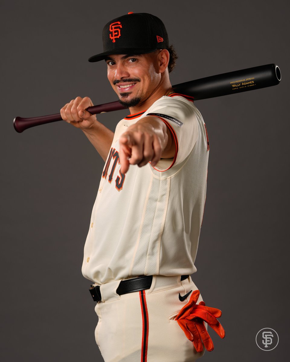 SFGiants's tweet image. A few selections from #SFGiants photo day in Scottsdale 🧵

📸 Willy Adames
📸 Tyler Mahle
📸 Bryce Eldridge
📸 Robbie Ray