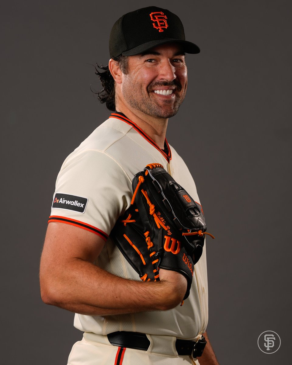 SFGiants's tweet image. A few selections from #SFGiants photo day in Scottsdale 🧵

📸 Willy Adames
📸 Tyler Mahle
📸 Bryce Eldridge
📸 Robbie Ray