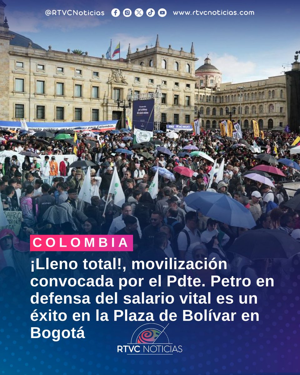 🇨🇴#ALasCallesPorLaDignidad | La Plaza de Bolívar en Bogotá registra una masiva asistencia durante la movilización convocada por el presidente <a href="/petrogustavo/">Gustavo Petro</a> en defensa del salario vital. Miles de ciudadanos se congregan en el centro de la capital para expresar su respaldo a la