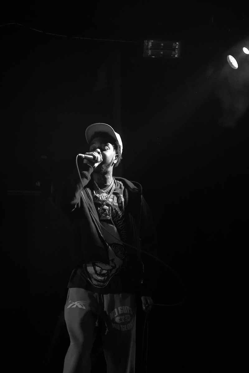 chasecbfw's tweet photo. @_Mdolllll some of my favorite pictures ive ever taken, that man really helped all of us💜 https://t.co/ihr2v9ky4I