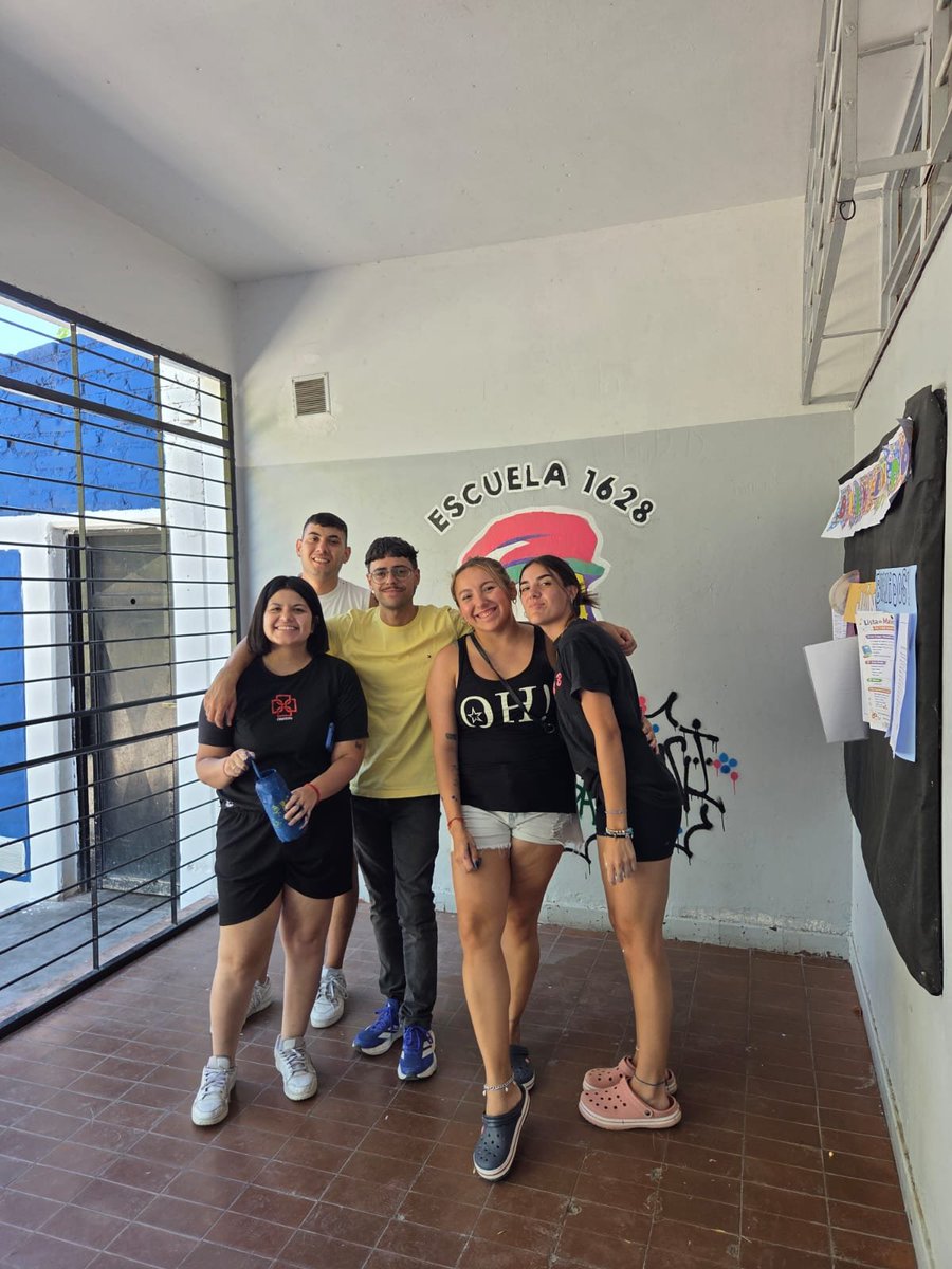 fabro74's tweet photo. La @JRGodoyCruzMza visitó junto a @TadeoGZ la Escuela Da Vinci en #VillaDelParque en el marco del voluntariado #ColaborArte junto a su Directora con el objeto de fortalecer a la comunidad educativa del oeste de #GodoyCruz. https://t.co/rXHlahQsAP