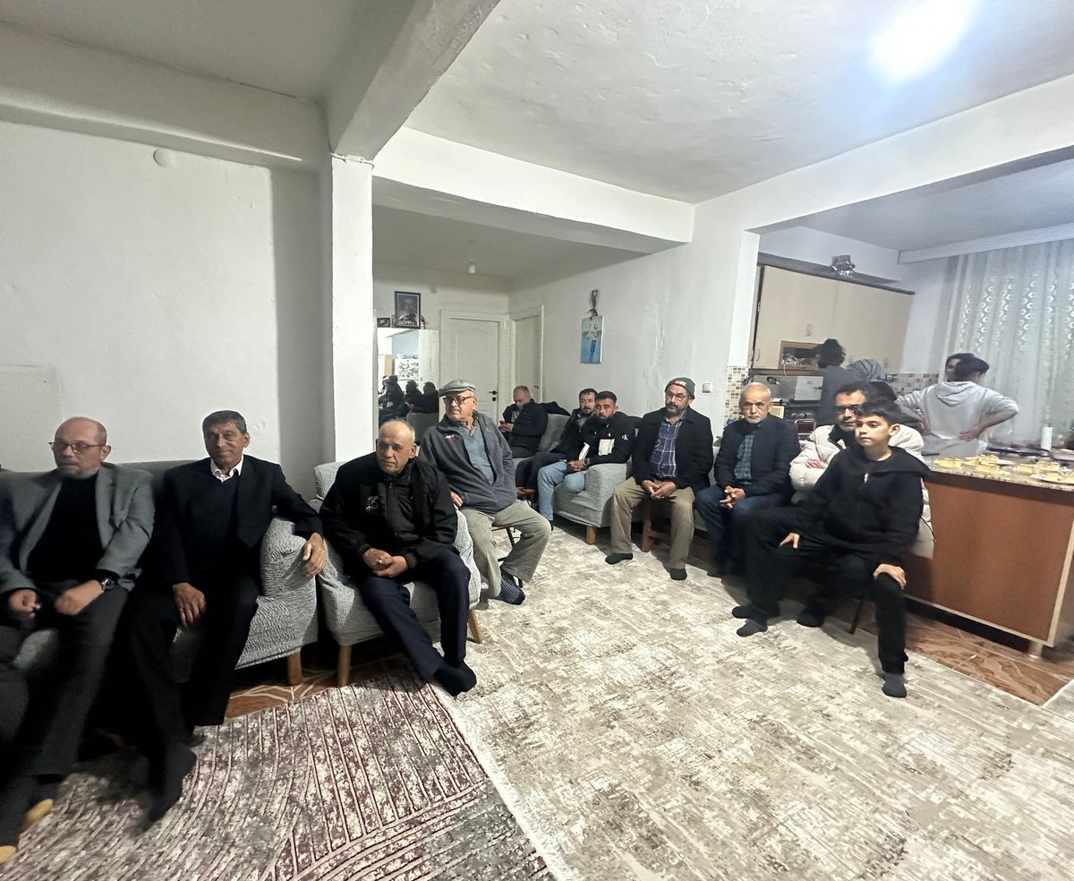 📍Palamut 
Ramazan Ayının manevi atmosferinde mahallemizde mahalle yönetimimizle biraraya gelerek istişarelerde bulunduk.