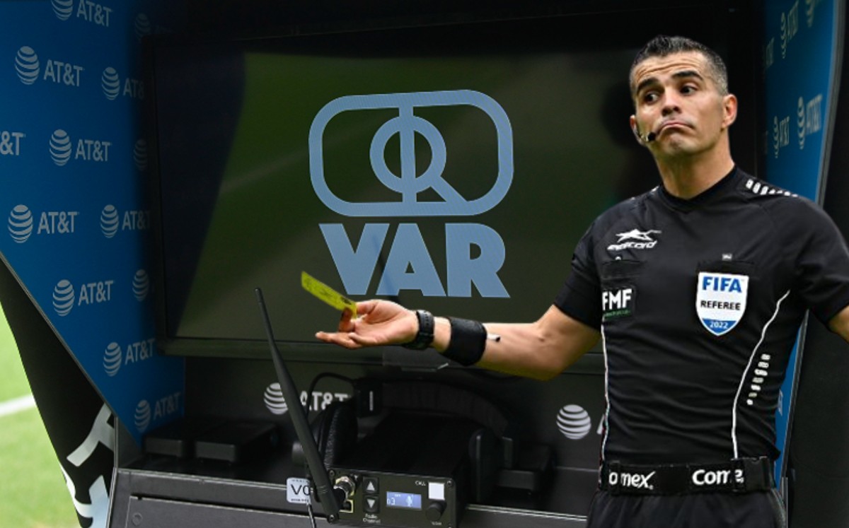 📹❌️Por protocolo FIFA las cámaras dentro de la cabina del VAR deben estar encendidas y grabando durante todo el juego. La gente de comisión quieren que se apaguen "durante la revisión" para quitarles presión a los silbantes. Eso es ilegal y nada transparente; o quieren