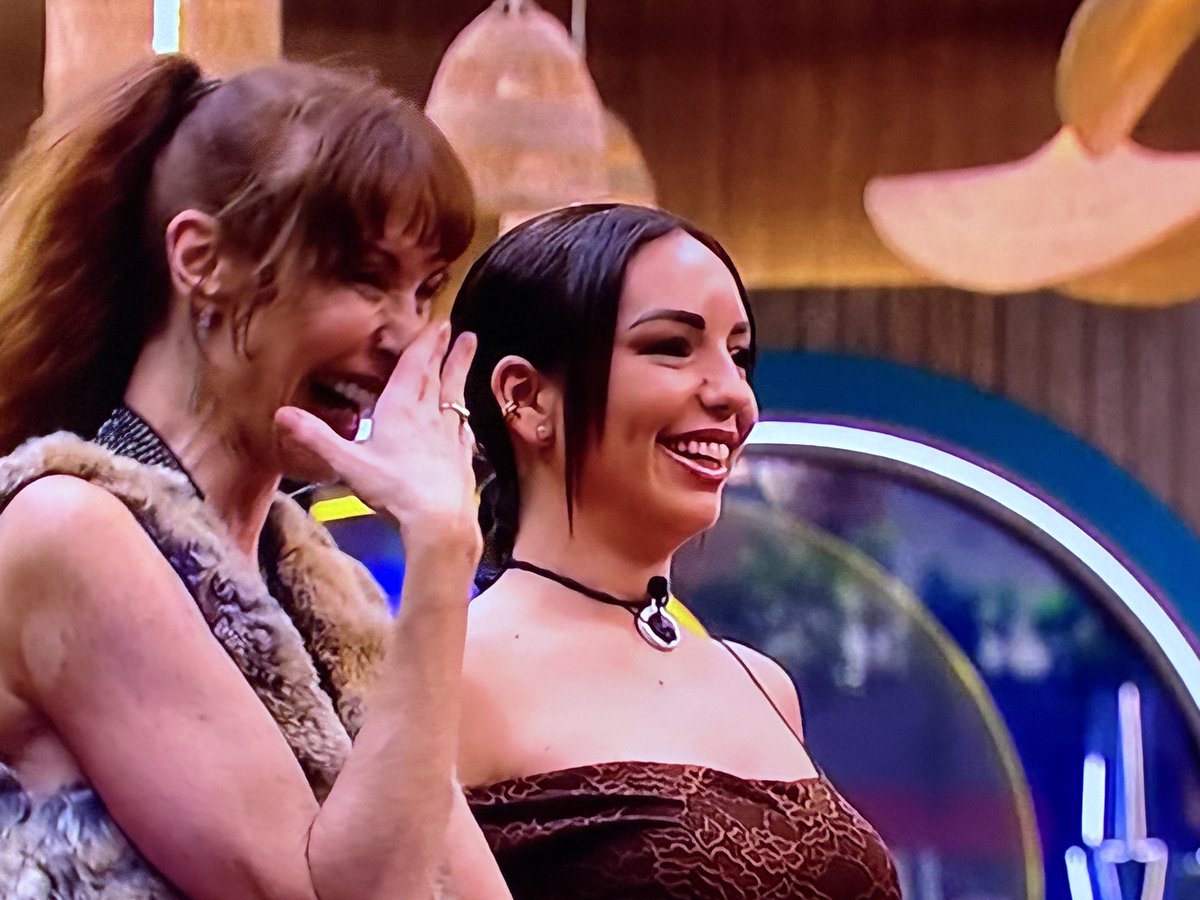 cpiaget176146's tweet photo. Final entre Cristina y Anita!!!

Todos votar a Anita para que salga!!!

#GHDúoGala7 #GHDúo19F https://t.co/s9OIE1JiQ9