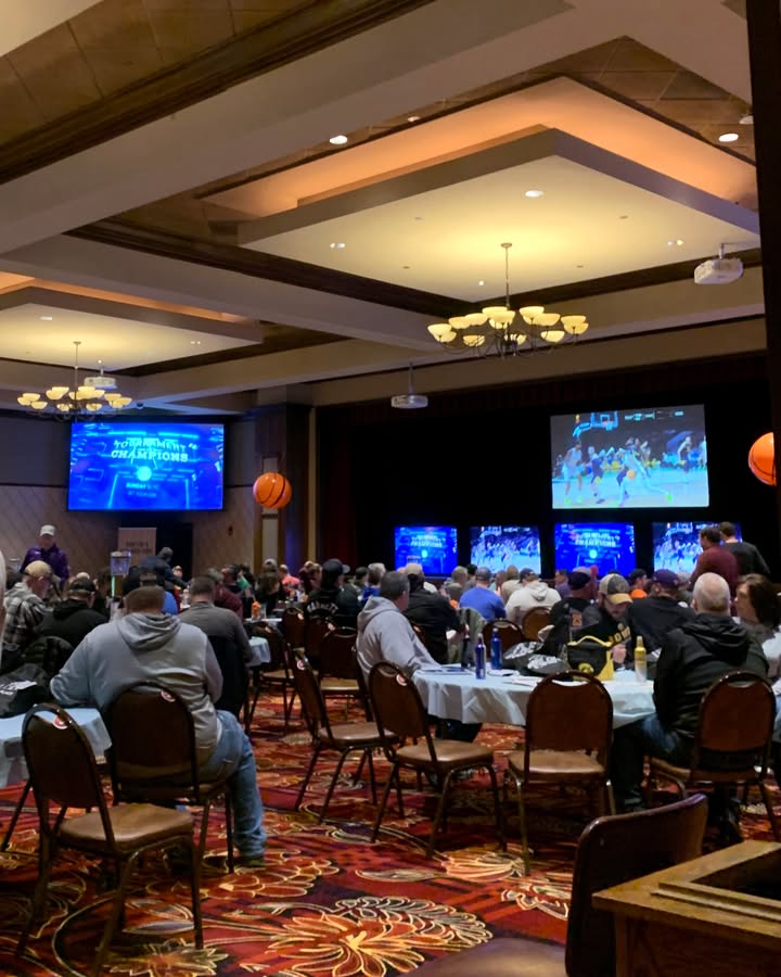 Get ready for the JAM-BOREE! 🏀 
March Hoopla tickets are on sale for the ultimate gameday experience for the college men's basketball tournament at Diamond Jo Casino! 🙌 
Get your tickets here: bit.ly/4axdDQD