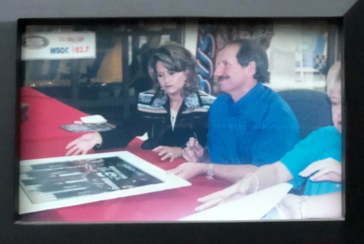 blatt8's tweet photo. These young country kids sat out in line overnight to get Dale’s autograph at his dealership. These are cherished memories. @DaleJr https://t.co/hKRcv3fMLP