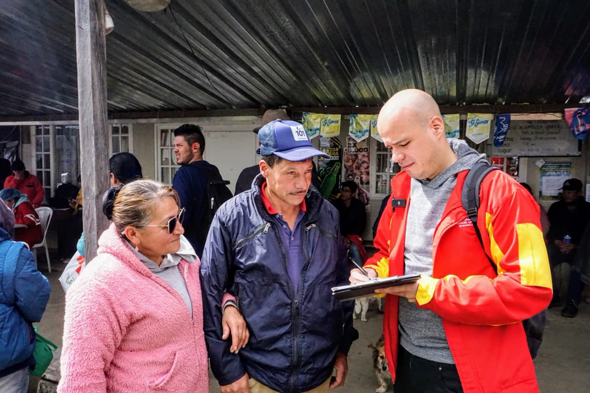 integracionbta's tweet photo. 👉Gracias a nuestros equipos de la Comisaria de Familia Móvil No. 2, los habitantes🙋‍♀️🙋‍♂️ de la vereda El Verjón Bajo, zona rural de #Chapinero, conocieron sobre prevención de violencias en el contexto familiar,🤗 las rutas de atención institucionales🤝 y las familias recibieron acompañamiento.🫂

#AquíSíPasa🟡🔴