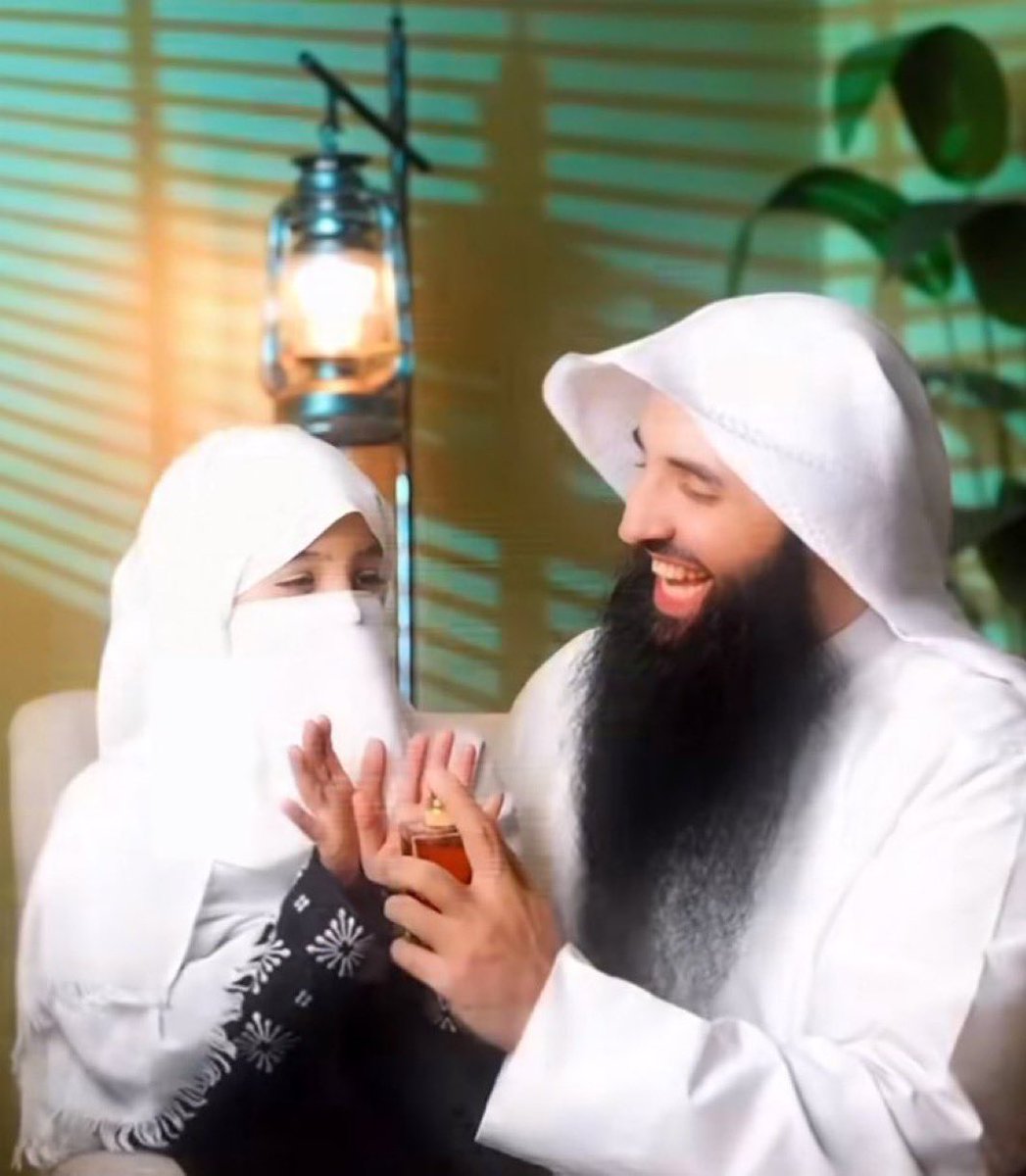 دع الطفلة تعيش طفولتها وتستكشف ذاتها. إنها ليست نسخة من أفكارك...!