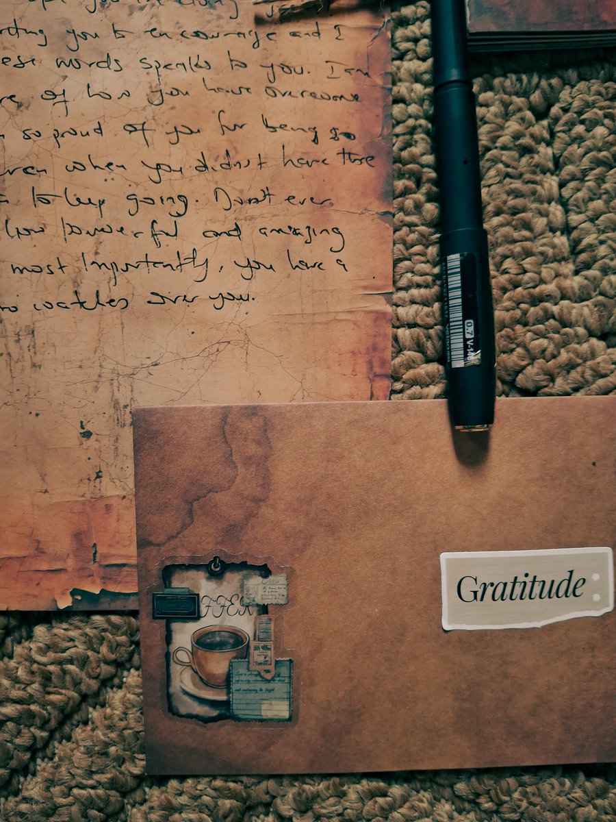 MindsRestored's tweet photo. So I started a mission of sending handwritten notes all over the world. My goal is to reach 300 people this year. These are handwritten notes to the depressed, suicidal, tired, neglected and abandoned. Know that you are loved. The first batch is going out by ending of the month. https://t.co/Xjq5JK1ZUN