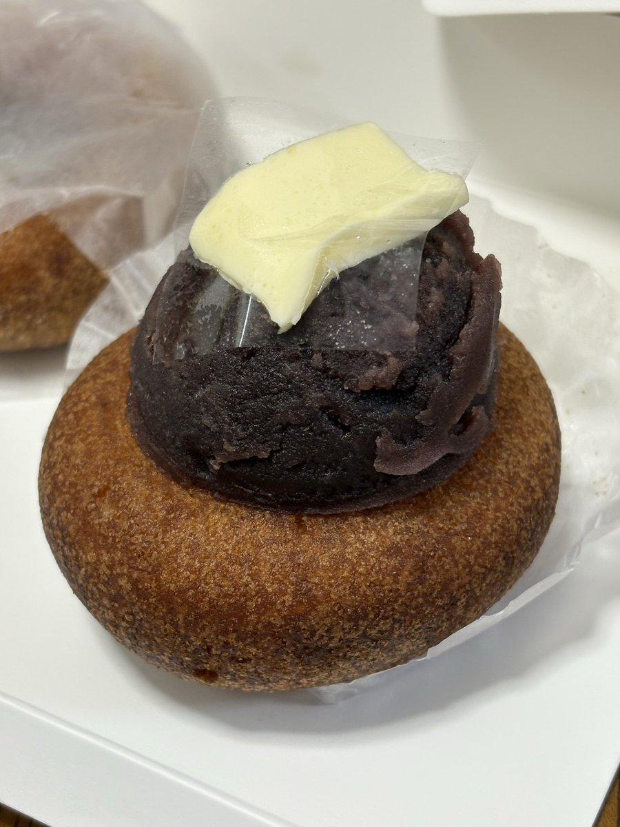 crypto24's tweet photo. 『#SHICT』伊丹中央1
【あんバター】
都そばさんの跡に出来たお店
しっかり生地のどこか懐かしいドーナツに
ネッチリとした食感の上質の餡子がたっぷり乗って満足度高い
ご馳走様でした😋 https://t.co/CBv2zHoJNi