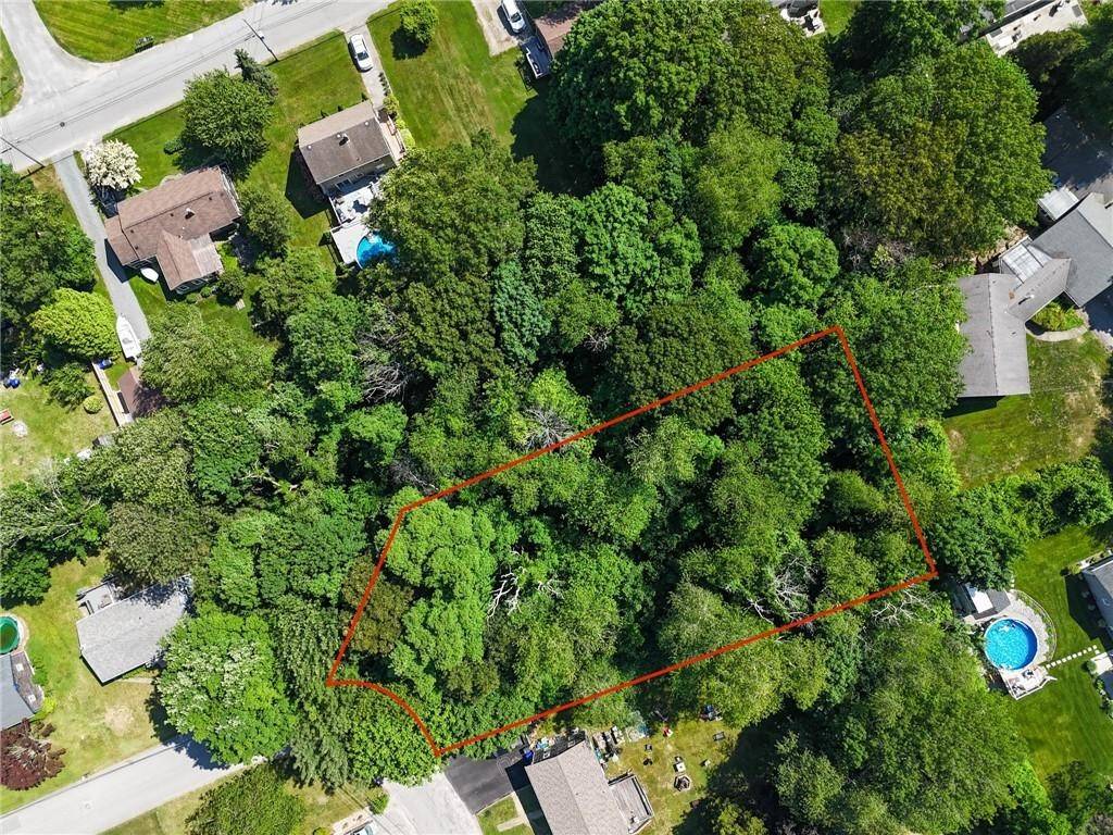 RyguyRealtor's tweet photo. Dreaming of building your perfect home? 🏡 This oversized Warren lot sits atop the hill—offering sweeping hillside and water views! Utilities are ready to go: gas, electric, public water, and sewer all approved. See more: https://t.co/6POYF5QIA3 https://t.co/dSAtov0HiM
