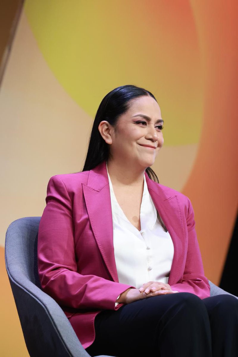 En #Monterrey, Nuevo León, tuve el honor de impartir una conferencia sobre la Política de Bienestar en la <a href="/udem/">Universidad de Monterrey</a>, donde dialogamos con las y los estudiantes sobre cómo el desarrollo hoy se mide no solo en crecimiento económico, sino también en la ampliación de derechos, la