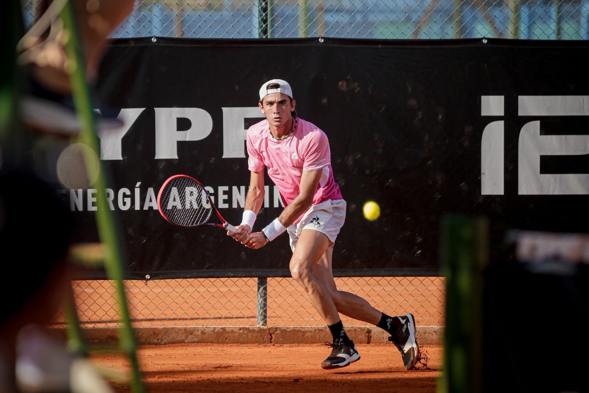 AATenis's tweet photo. Estos dos se juegan mañana el pase a la semifinal del AAT Challenger IEB+ Tigre 😜

Lautaro Midón 🇦🇷🆚🇦🇷 Juan Manuel La Serna https://t.co/2SloGcen9e