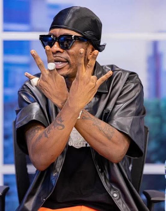 RayAnkrah0's tweet image. Right now, it's very difficult for promoters to book Shatta Wale, he's too expensive. The best way is to partner with him. And that's what we've been seeing lately👍

#ShattaMusic #ShattaFeatUK #TheInterfaceEP #Project1Cedi