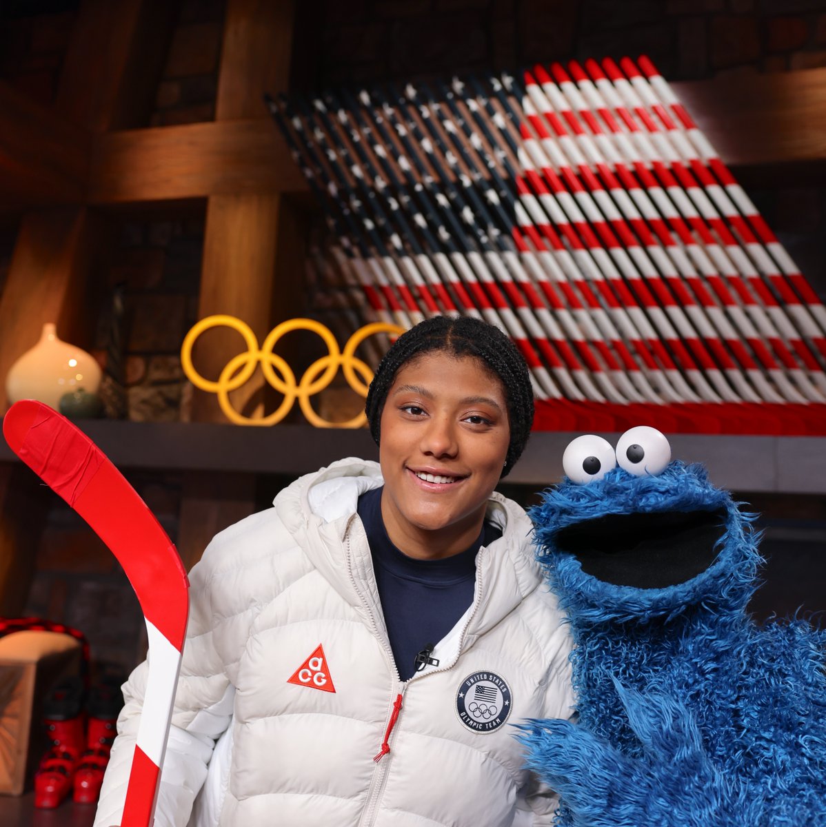 1, 2, 3… OLYMPIC BESTIES! 📷 Thank you so much for hanging out with us, Laila Edwards! 🏒❤️💙 🇮🇹 #WinterOlympics