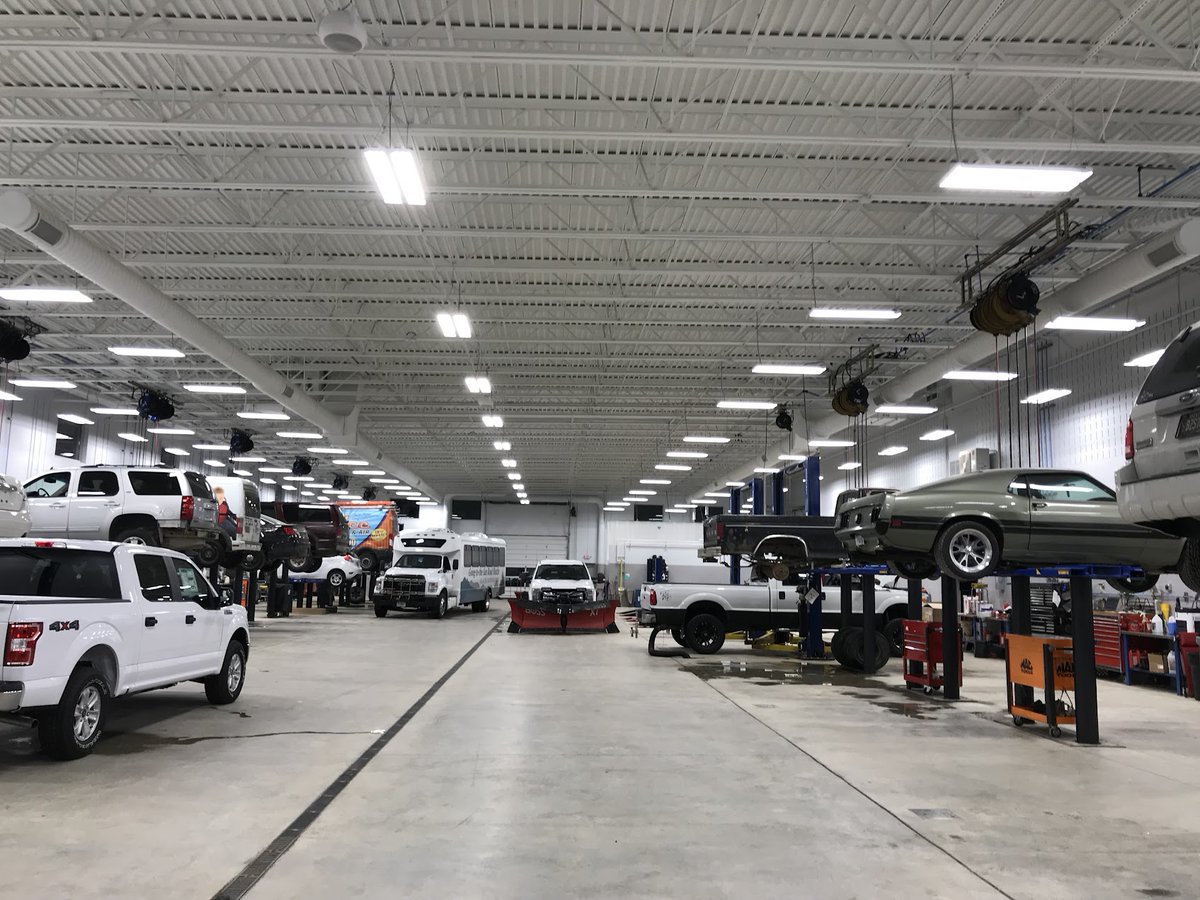 JackolaAE's tweet photo. Kalispell Ford continues to serve the Flathead Valley from a 40,000 SF dealership built for Montana’s climate and driversKalispell Ford Fixed_LOE

Local jobs. Trusted service. Built to last. 🚗

#KalispellMT #MontanaBusiness #Jackola https://t.co/zzfgJWj9z2