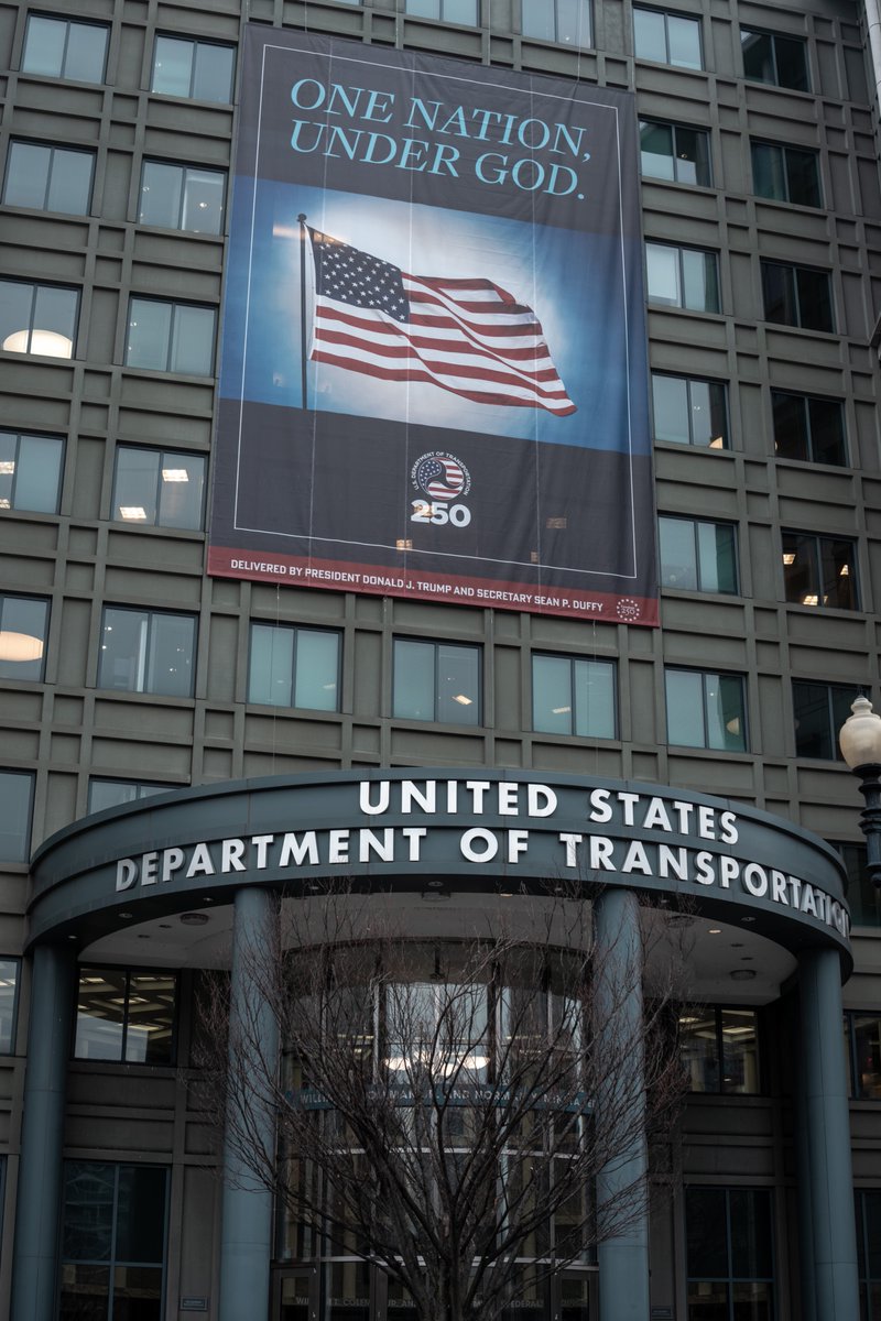 PenguinSix's tweet photo. The Department of Transportation also has a new banner up this week. https://t.co/fD3Stxv7bV
