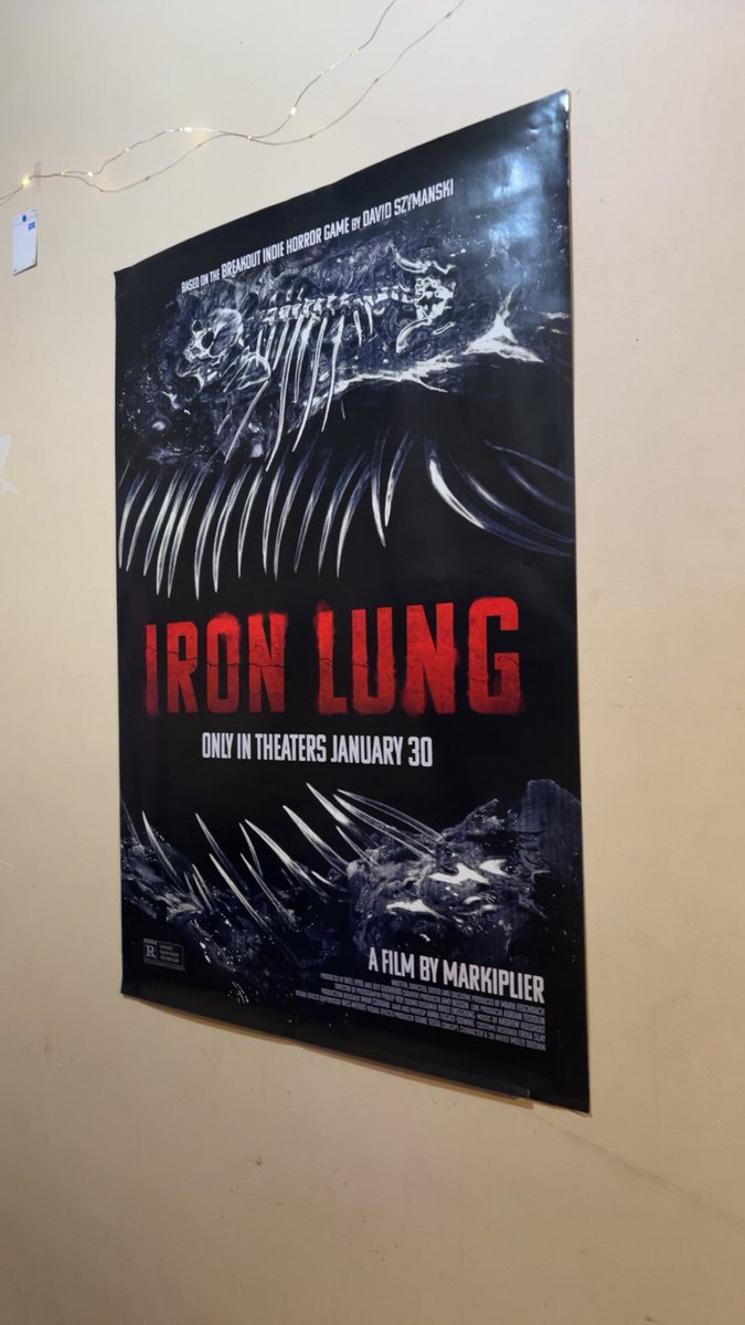 evanbuck1eys's tweet photo. GUESS WHO GOT THEIR IRON LUNG POSTER FROM THE THEATER !??? @markiplier #ironlung #IronLungMovie https://t.co/rh4V9qnnhL