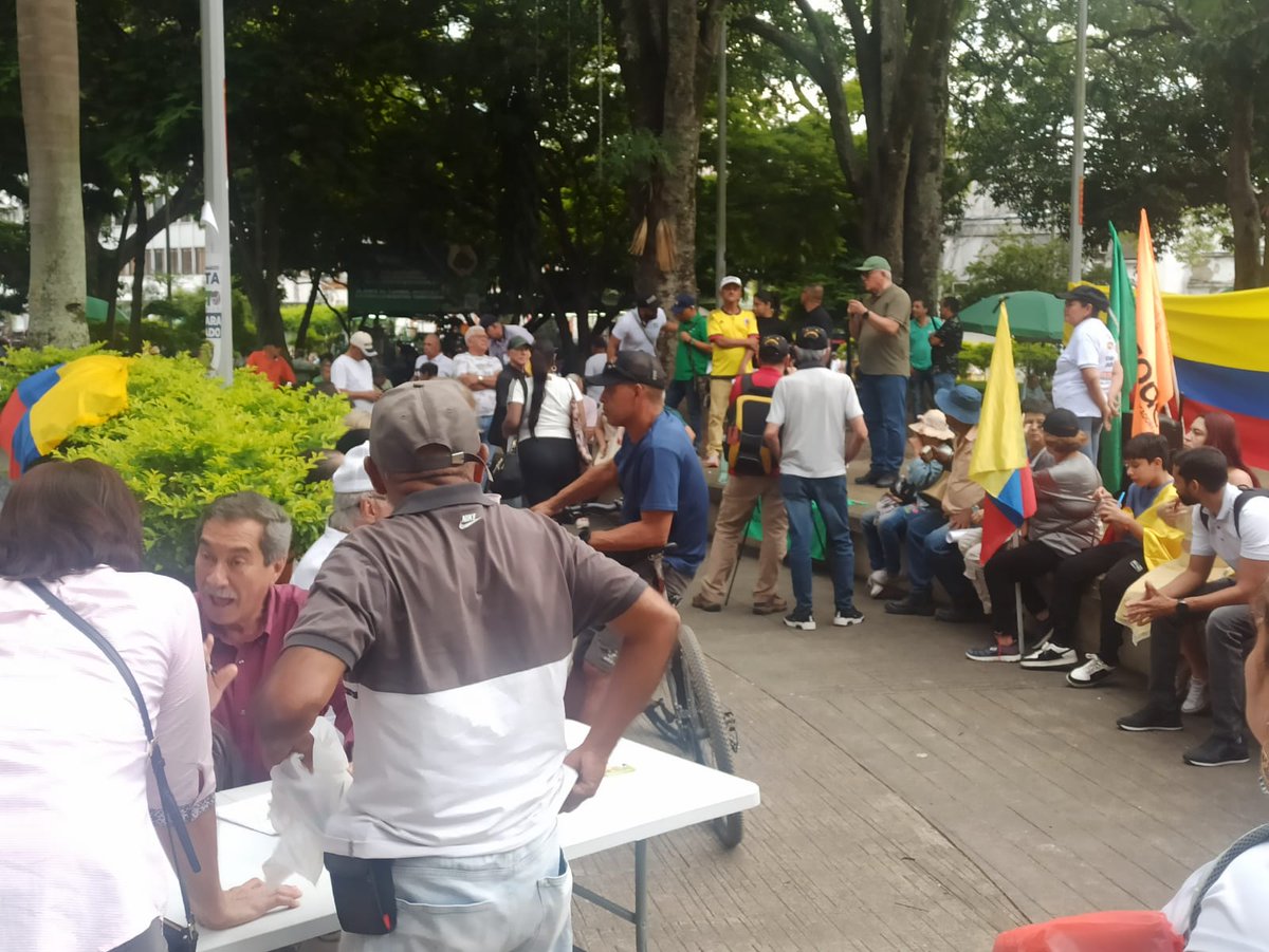 Radio Nacional CO tweet media